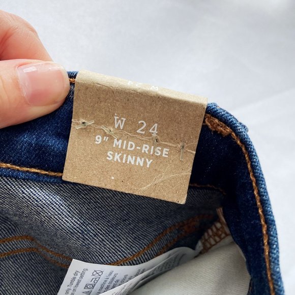 NWT Madewell 9” Mid Rise Dark Blue Classic 5 Pocket Skinny Cotton Blend Jeans 24 - Picture 6 of 12
